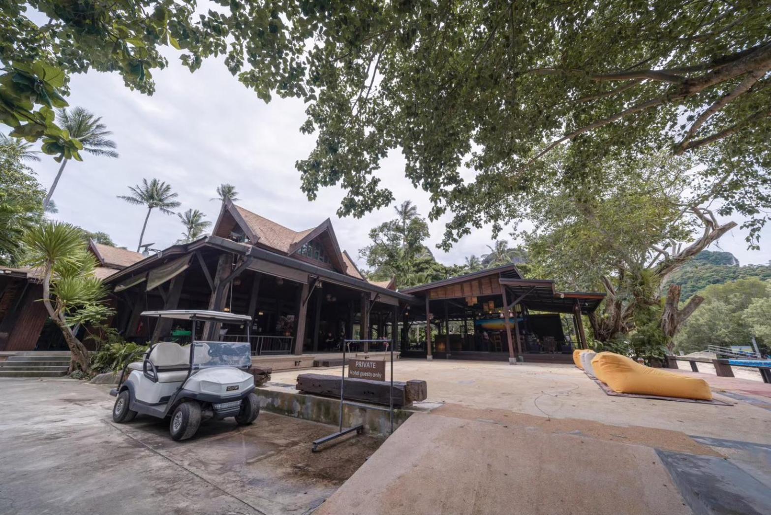 Sand Sea Resort Райли Бийч Екстериор снимка